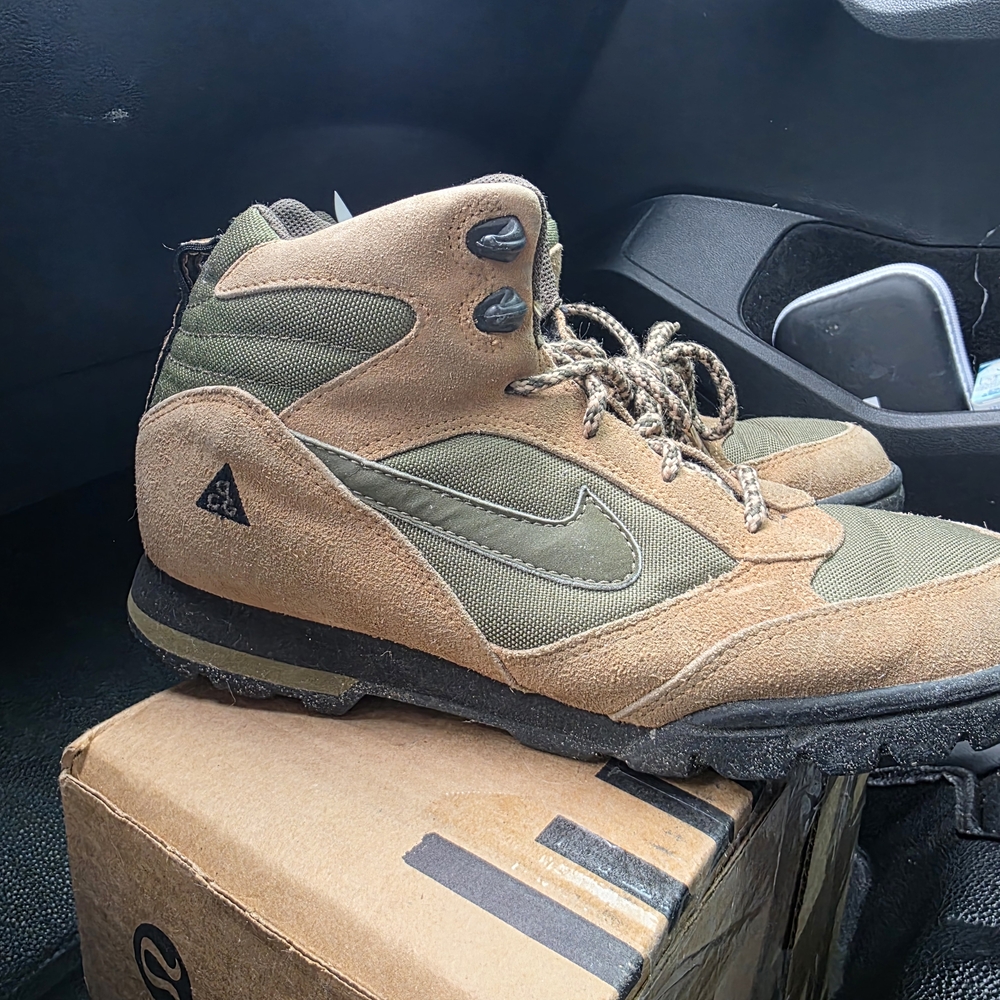 Vintage Womens Nike Brown and Olive Combat Hiking Boots
